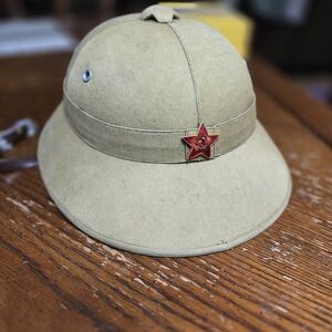 Vintage Style Pith Helmet with Red Star